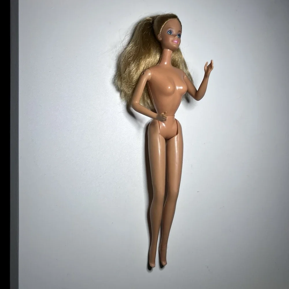 Vtg Barbie Doll‎ 1990s-era Twist N Turn classic 1966 body mold